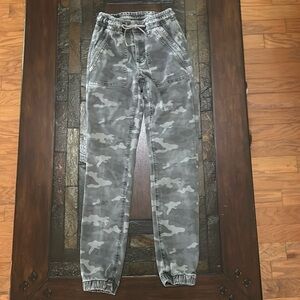Women’s American Eagle Next Level Stretch Camo Joggers